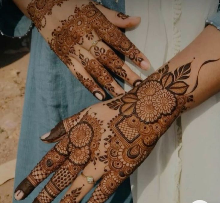 4mehndi designs back hand