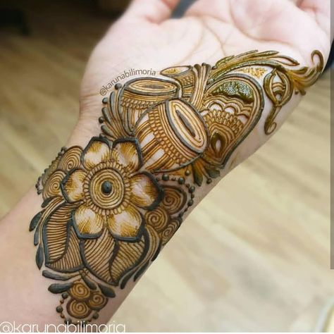 Mehandi designs13