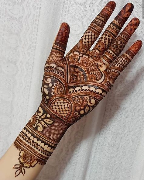 Mehandi designs34