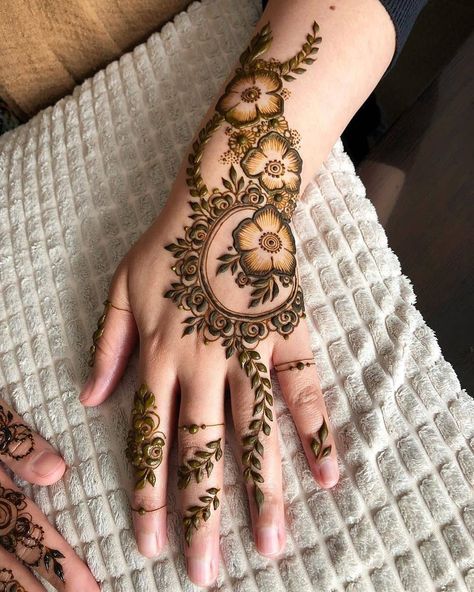 Mehandi designs40