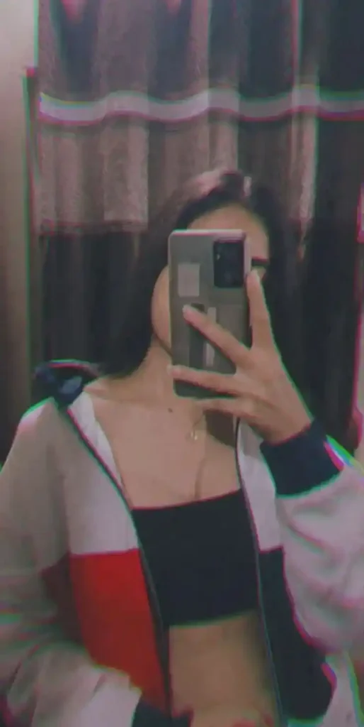 aesthetic girl poses instagram hidden face mirror selfie dp 9 aesthetic girl poses instagram hidden face mirror selfie dp 9