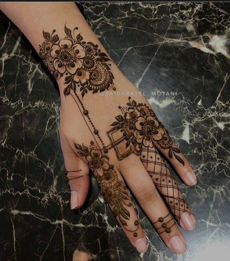 mehndi designs back hand2