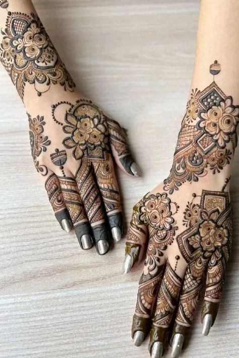 mehndi designs back hand8