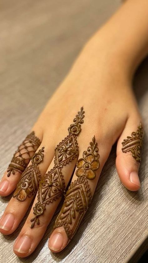 mehndi designs for fingers13