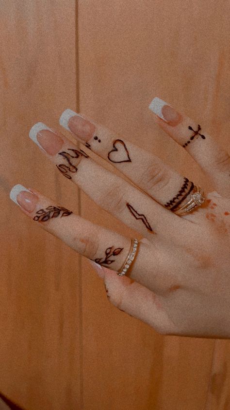 mehndi designs for fingers19