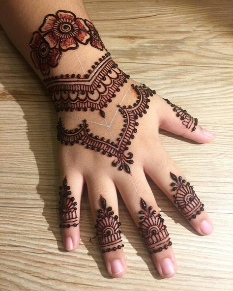 mehndi designs for kids1