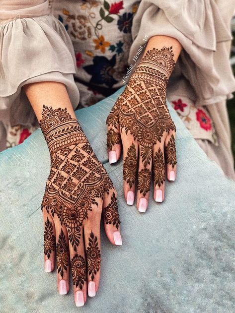 mehndi designs full hand11