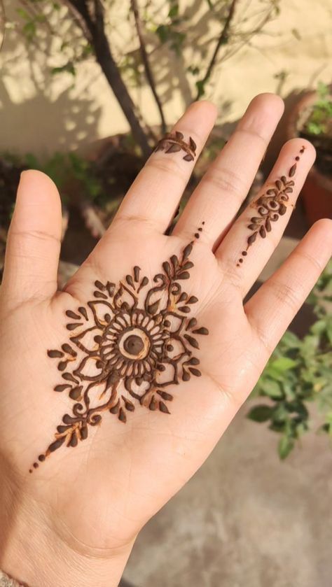 simple mehndi designs13