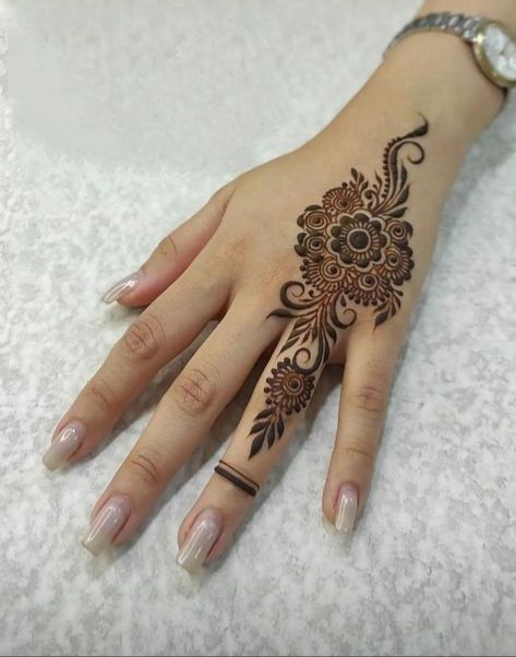 simple mehndi designs5