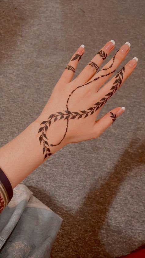 simple mehndi designs8